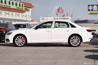 2018款奥迪A4L 2.0T自动30周年年型45 TFSI quattro个性运动版