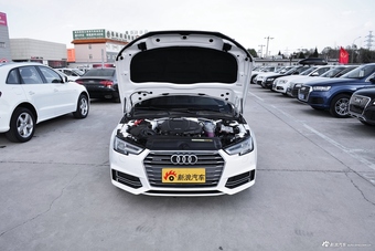 2018款奥迪A4L 2.0T自动30周年年型45 TFSI quattro个性运动版