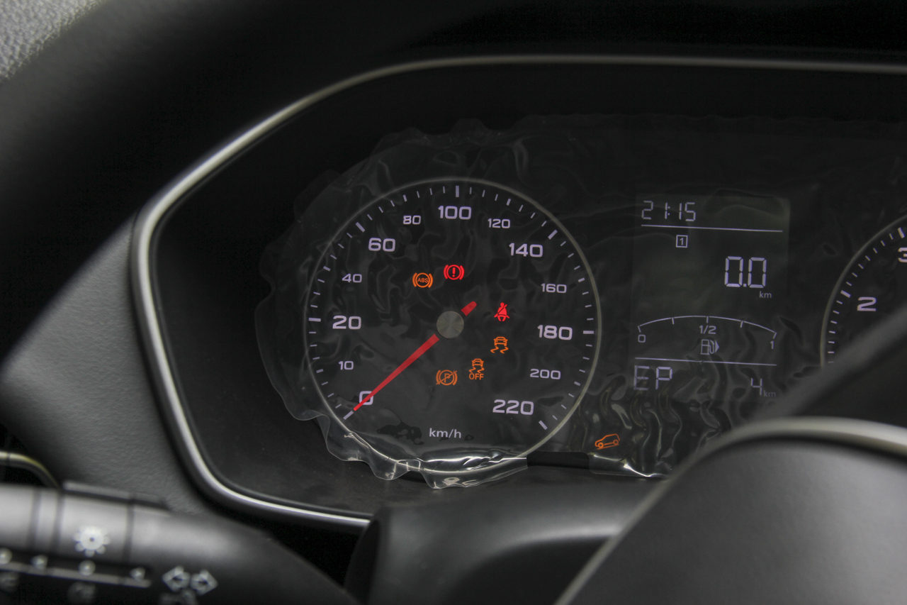 2018款荣威RX3 1.6L CVT旗舰版