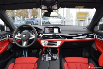 2018款宝马7系740Li 3.0T自动尊享型M运动套装xDrive黑焰版图片