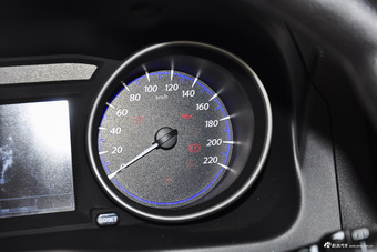 2016款景逸X5 1.8T手动尊享型 珍珠白