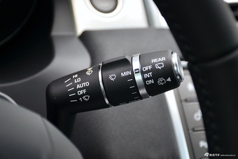 2016款揽胜极光2.0T自动PURE 风尚版