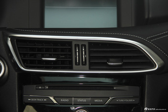 2017款英菲尼迪QX30 1.6T自动两驱时尚版