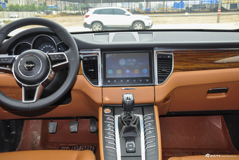 2017款众泰SR9 2.0T手动极致之心版