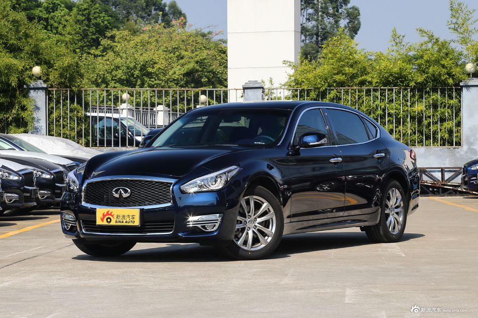 2017款英菲尼迪Q70L 2.5L自动精英版