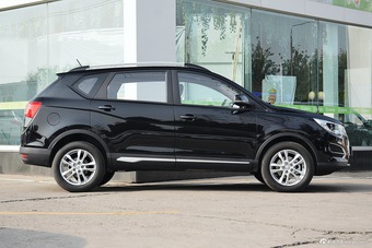 2016款宝骏560 1.8L 手动超值型