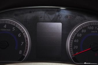 2014款众泰Z300 1.5L手动豪华型