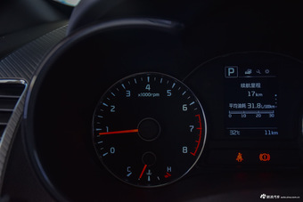 2016款起亚K3 1.6L自动GL 透明白