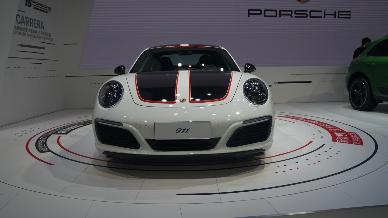 911
