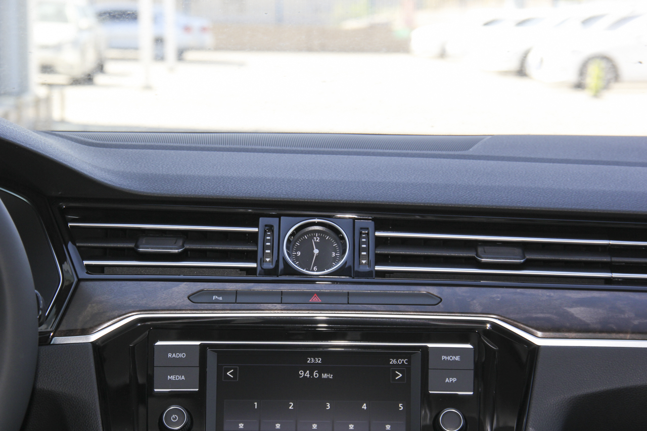 2018款迈腾改款2.0T自动380TSI DSG豪华型