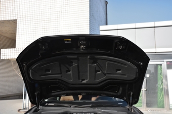 2017款奥迪A8L 4.0T自动60 TFSI quattro豪华型