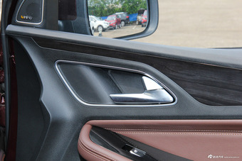 2017款宝骏560 1.5T DCT尊享型