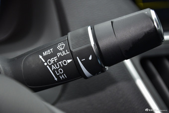 2015款讴歌TLX 2.4L自动豪华版