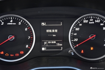 2019款宝骏730 1.5T自动DCT时尚型7座