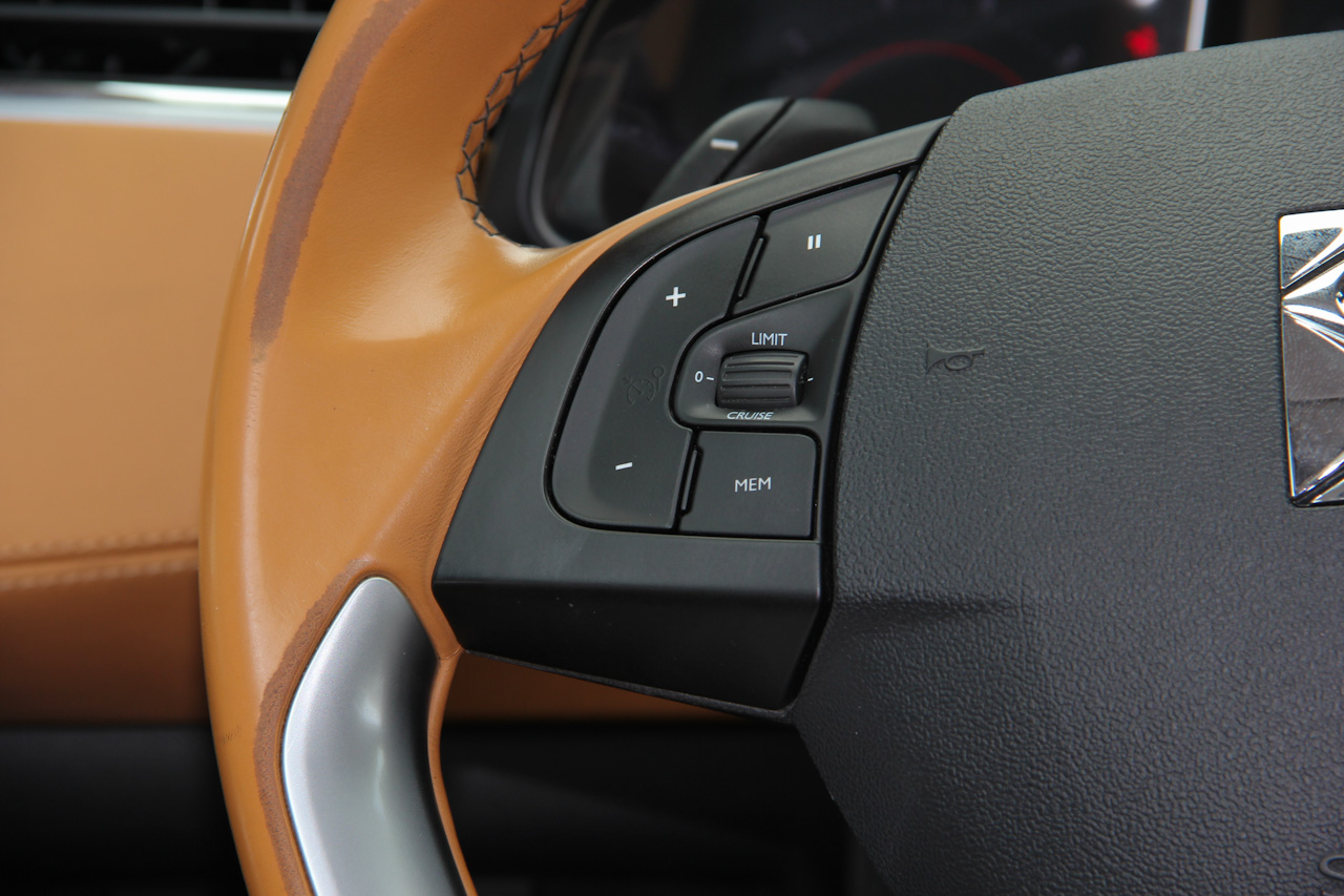 2016款DS 6 1.6T雅致版THP160