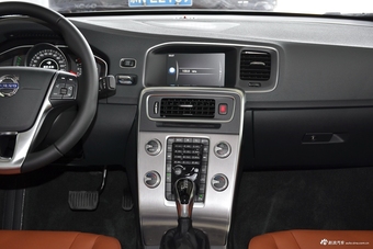 2018款沃尔沃S60L 1.5T自动T3智进版