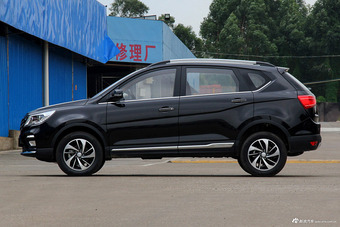 2017款宝骏560律动版1.8L iAMT尊享型 