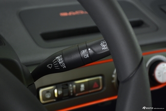 2018款宝骏E100智享版