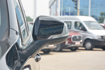 2017上汽大通D90 2.0T自动两驱水星