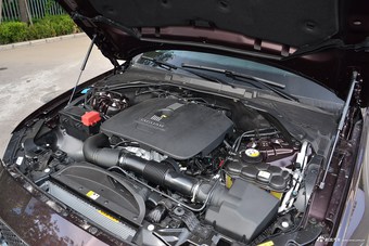 2016款捷豹XFL 2.0T自动240PS尊享版