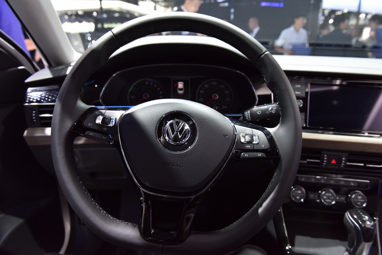 2018广州车展实拍：帕萨特插电混动