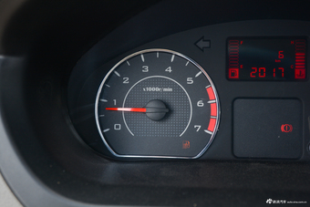 2016款五菱荣光V 1.2L手动实用型