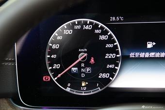 2017款奔驰E级3.0T自动 320 L 4MATIC