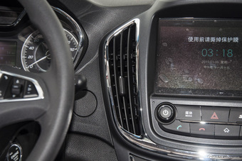 2015款 宝骏560 1.8L手动精英型