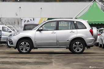 2015款瑞虎3 1.6L手动智尚周年运动版 钻石银