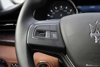 2017款总裁3.0T自动标准型 炭黑