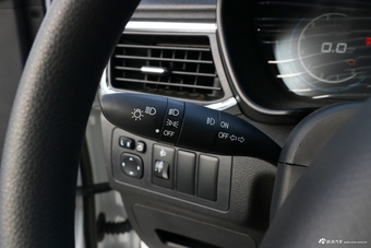 2018款风光S370 1.5L手动豪华型7座