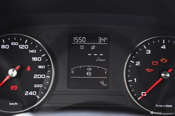 2016款荣威RX5 20T手动两驱互联网智惠版 