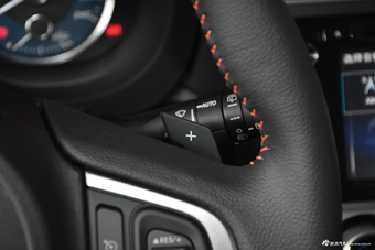 2017款斯巴鲁XV 2.0L自动豪华版