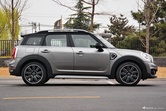 2017款MINI COUNTRYMAN 2.0T自动COOPER S ALL4旅行家