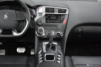 2015款DS 5 1.8T自动豪华版THP200