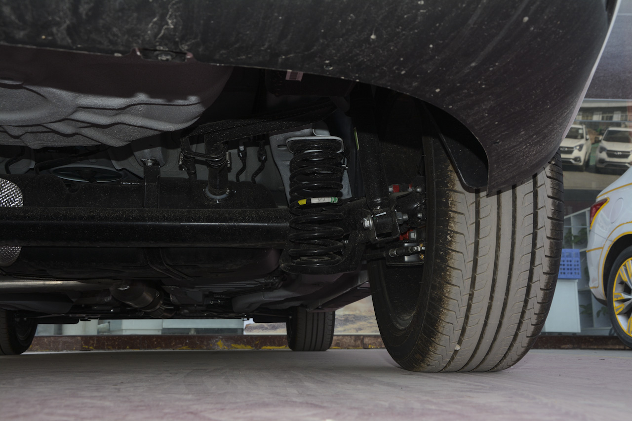 2018款艾瑞泽5 1.5L手动致敬青春版