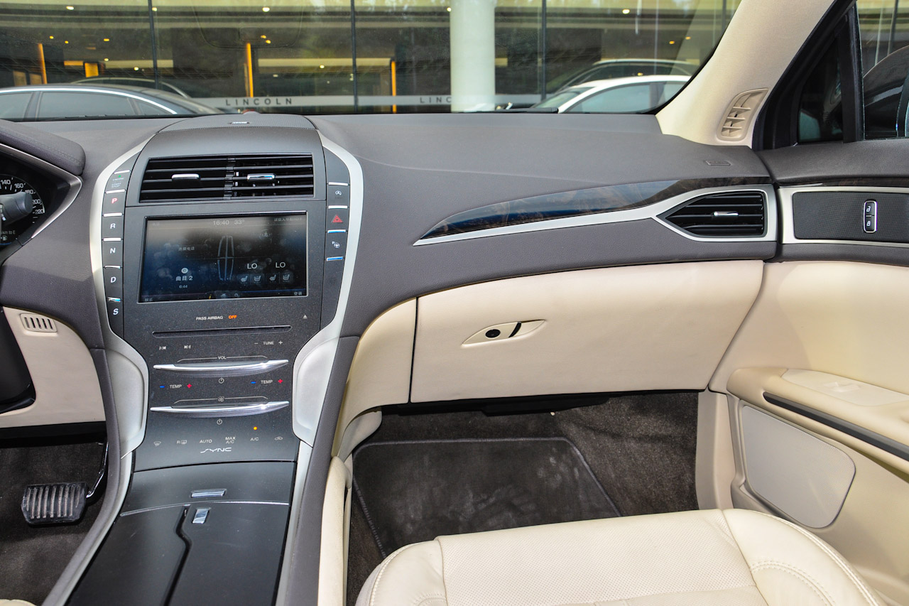 2014款林肯MKZ 2.0T自动尊雅版