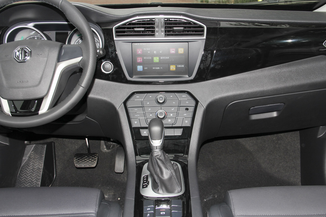 2016款锐腾 1.5T自动豪华版 约克棕