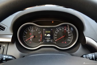 2017款奔腾X80 2.0L自动精英型