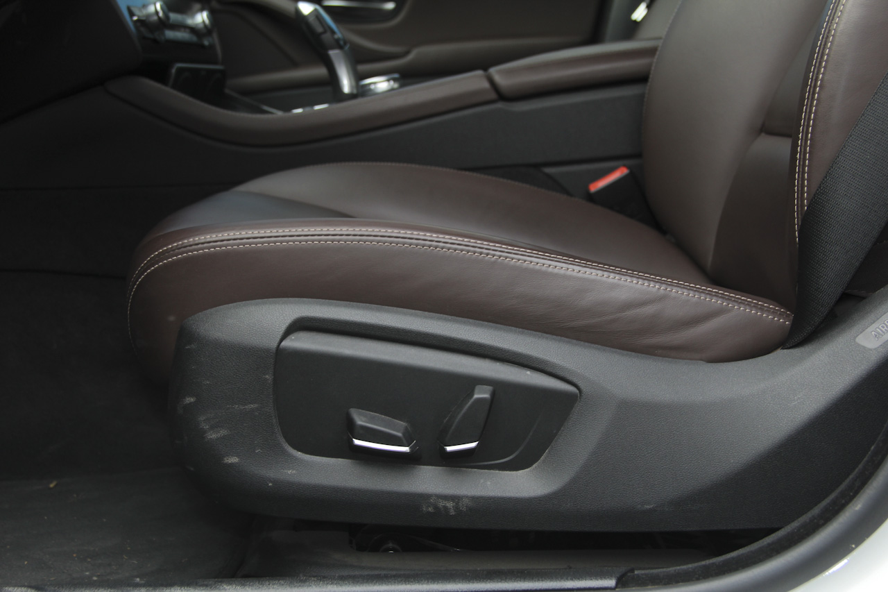 2017款宝马5系525Li 2.0T自动豪华设计套装 