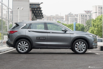 2018款英菲尼迪QX50 2.0T自动两驱时尚版