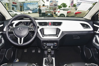 2016款瑞风S2 1.5L手动豪华智能型双色版