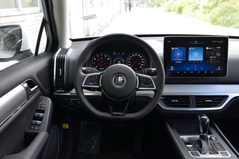 2018款比亚迪唐2.0T 智联尊悦型