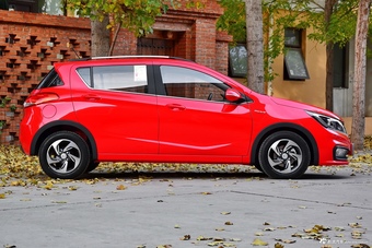 2017款宝骏310 1.5L自动豪华型