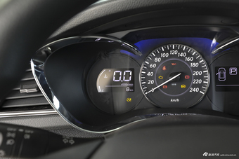 2018款启辰D60 1.6L自动舒适版