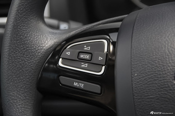 2016款 野马汽车 T70  1.8L 手动精英款 波尔多红