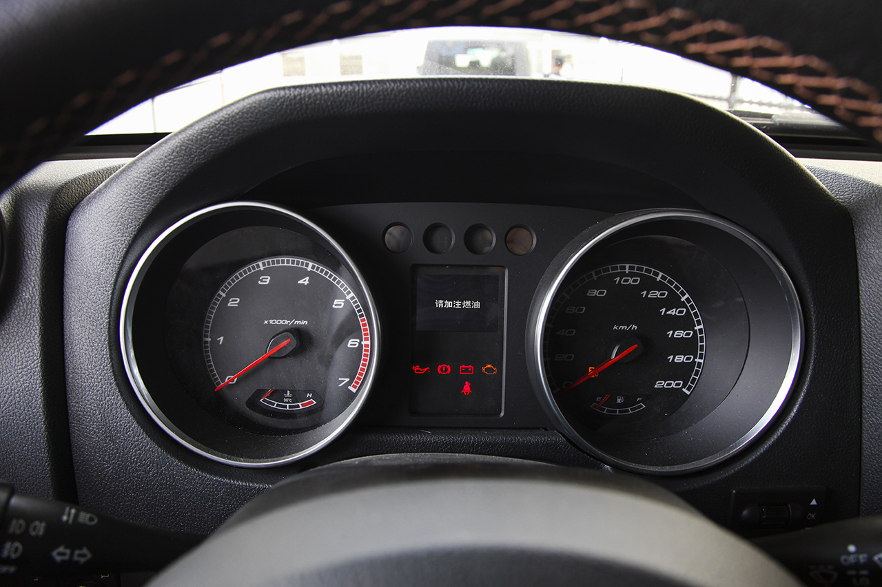 2016款北京BJ40L 2.3T自动四驱尊享版