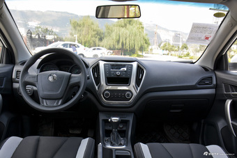 2016款名爵锐行1.5L自动风尚版图片