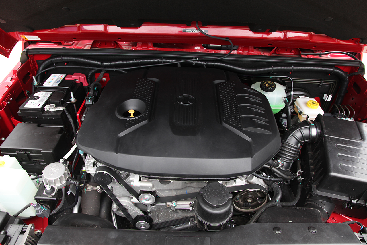 2018款北京BJ40 PLUS 2.3T自动四驱旗舰版