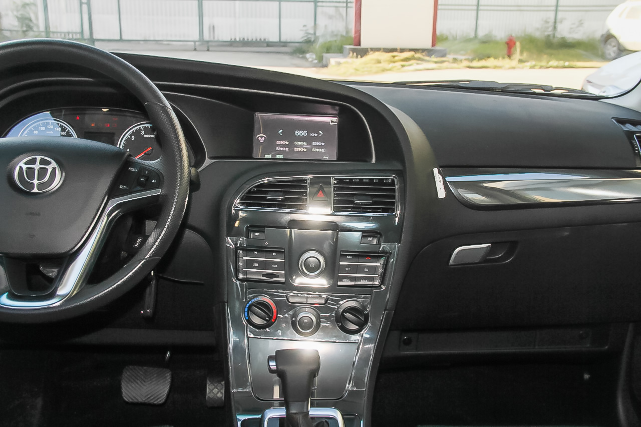 2016款中华V5 1.5T自动两驱运动型